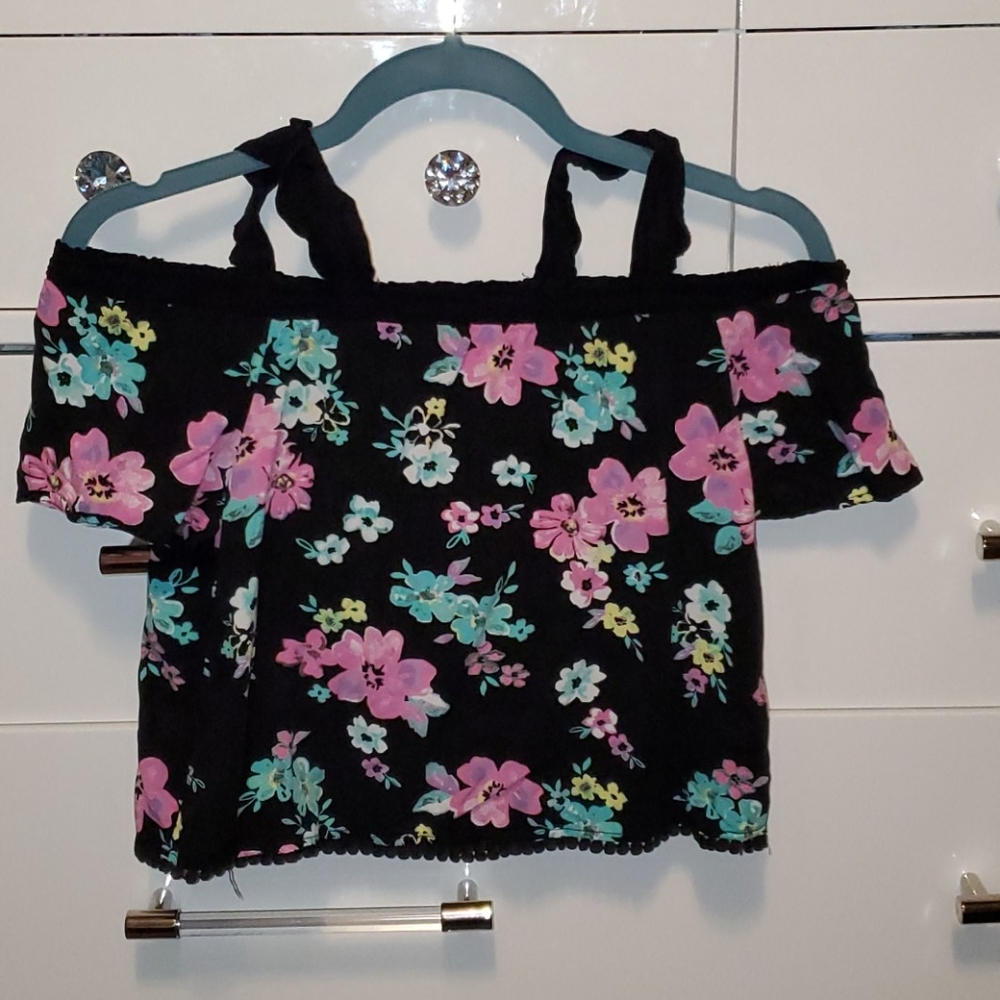 Floral cold shoulder top